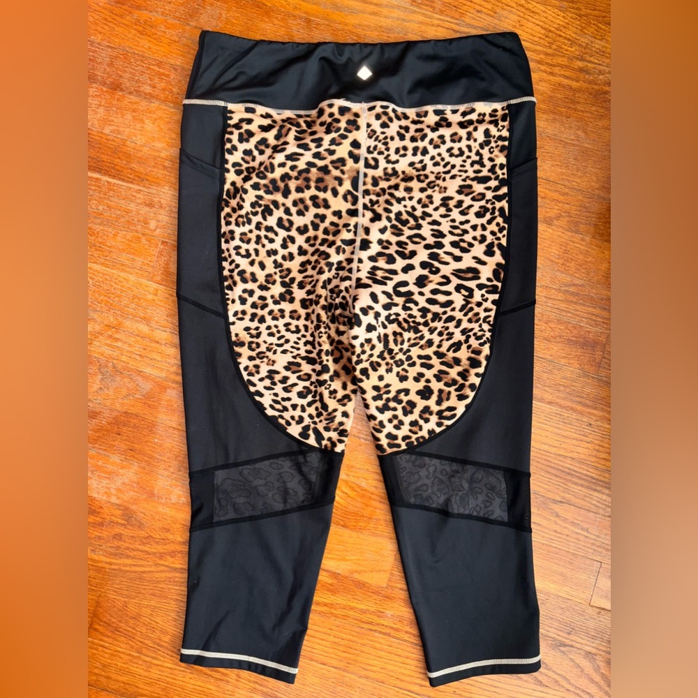 NWOT LEOPARD RISE LEGGINGS - Picture 4 of 9